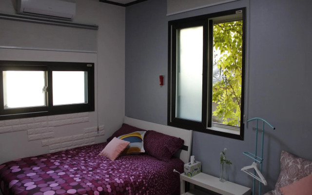 Jiwoljang Guest House