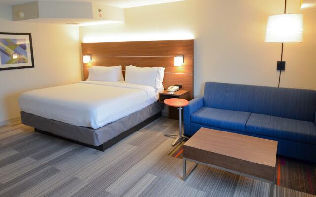 Holiday Inn Express Pittsburgh-Bridgeville by IHG