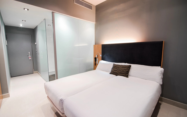 Petit Palace Tres Cruces