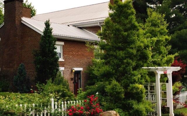 Old Caledonian Bed and Breakfast