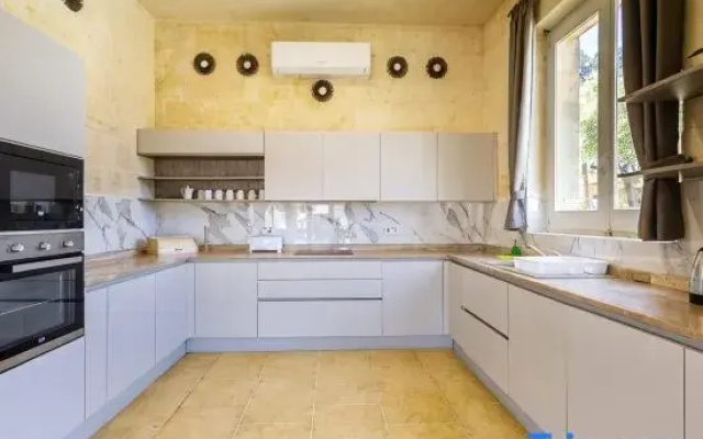 Villa Nirvana - 4 bedrooms (sleeps 8 + 2 kids) Qala village