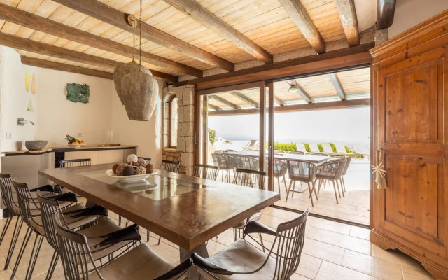 Luxe Cote Stay- Elegant Villa