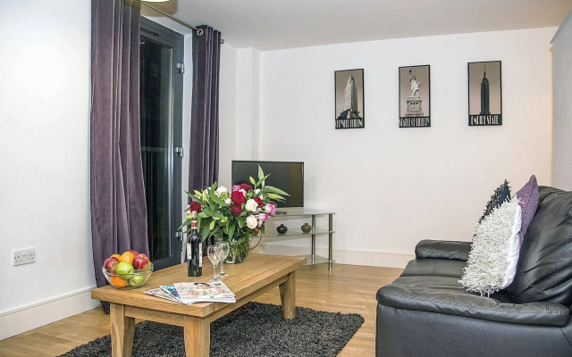 Base Serviced Apartments - Cumberland Street