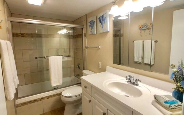 Bonita Beach & Tennis Condo