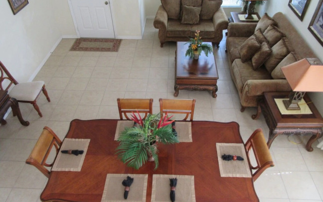 R1 Glenbrook 5 bed / 4 Bath
