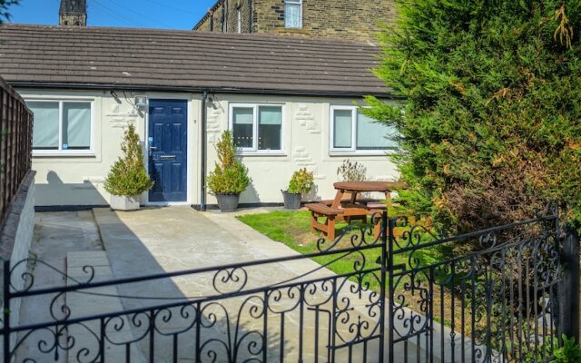 Inviting 1-bed House in Bradford