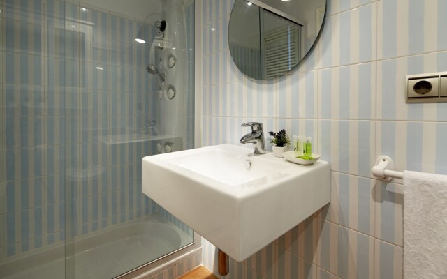 Playa de La Concha 3 Apartment by FeelFree Rentals