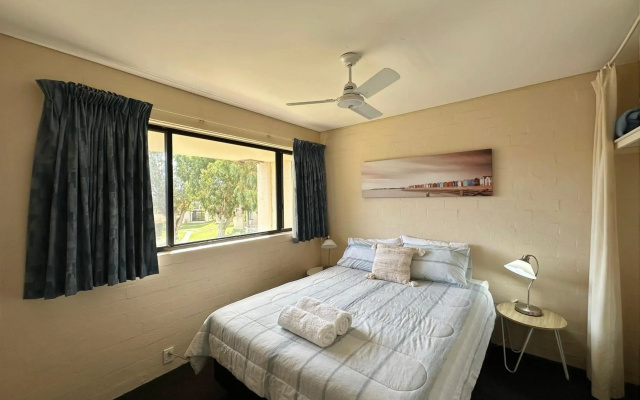 Riverview Holiday Apartment 68 - Kalbarri WA