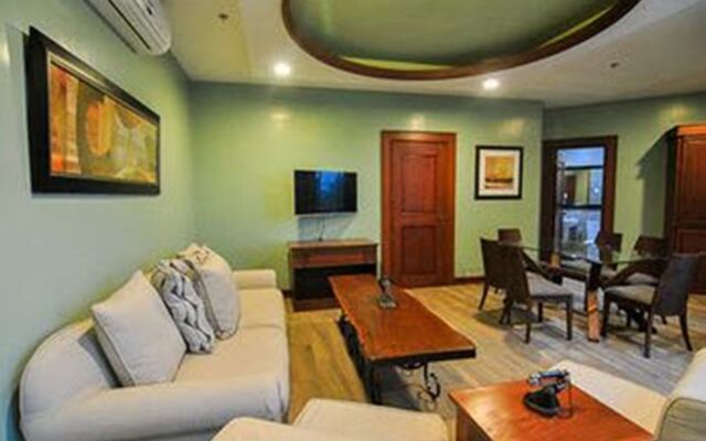 Paragon Hotel and Suites
