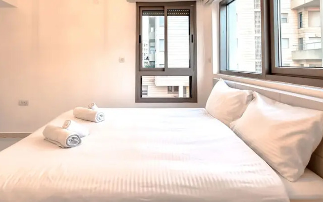 Condo & Pool in New North by FeelHome
