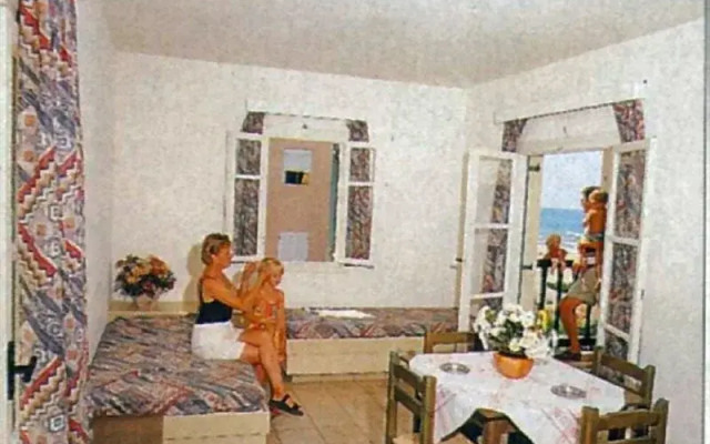Pela Mare Apartments