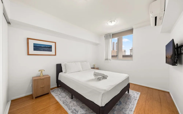 South Brisbane 2BR Apt With Gym & Sauna Access – Guest Rooms – Brisbane