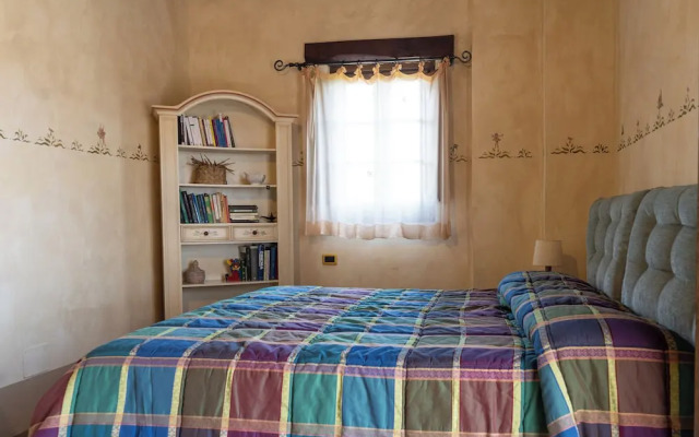 Tenuta di campagna con piscina immersa nel verde