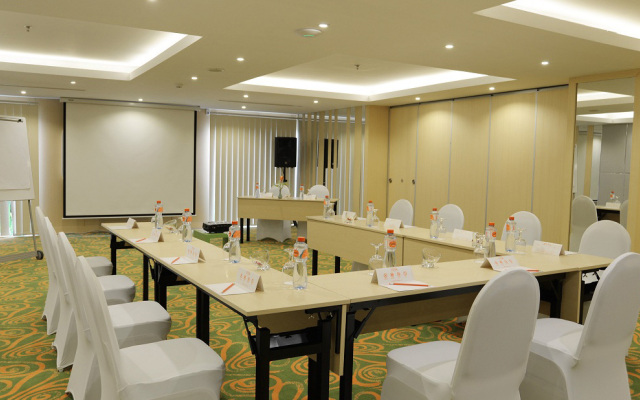 HARRIS Hotel Kuta Galleria - Bali