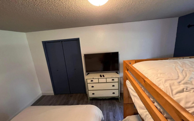 Rustic Girdwood Condo