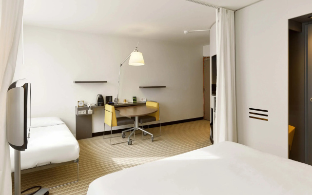 B&B HOTEL Rueil-Malmaison Gare