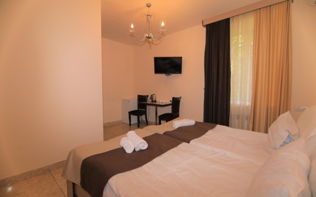 Comfort House Hotel - Image 7