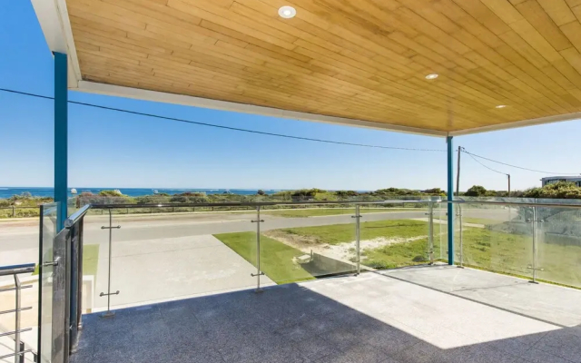 Oceans Down - Luxury Apartment With Ocean Views