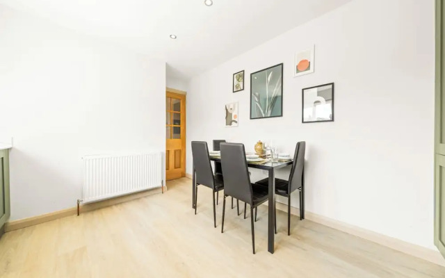 Modern 3Bed Home Next To Glasgow Airport