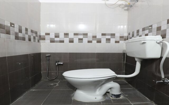 OYO 17279 Royal Inn Hotel