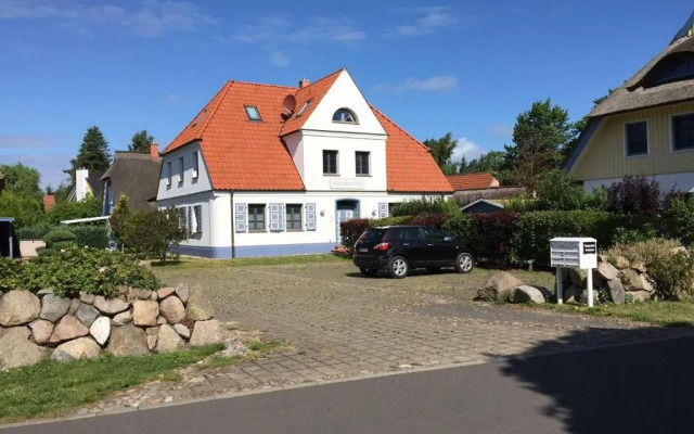 Neue Reihe 43 Villa Regulus OG