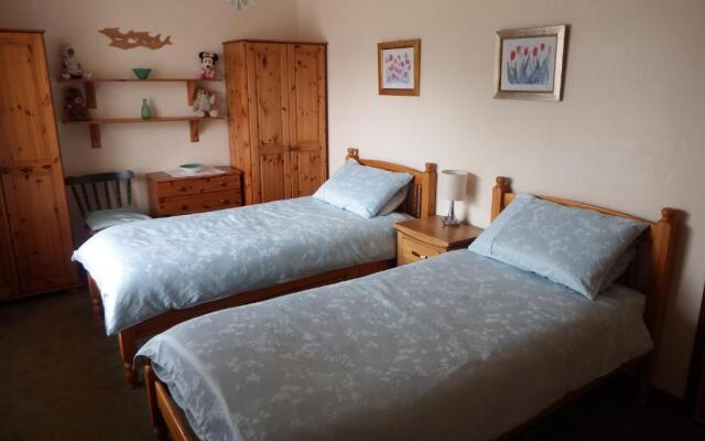 16 Mounthooly Street