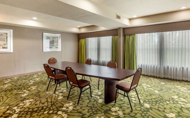 Quality Suites Sherman