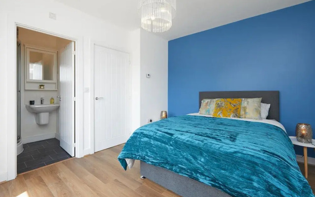 Derby City 3 Bed House- Roof Terrace