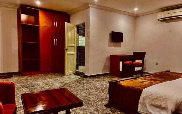 E-Gold Luxury Hotel