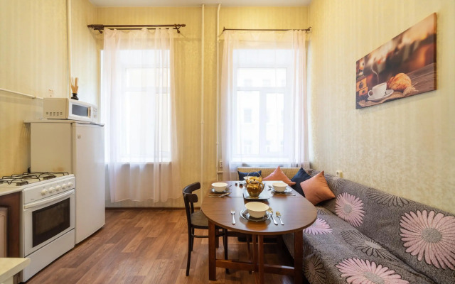 на Литейном 9