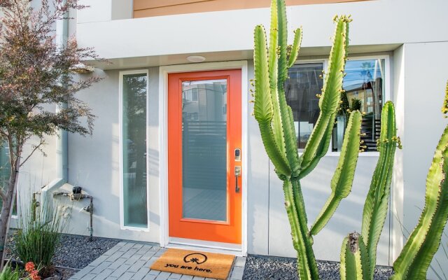 WanderJaunt Famosa 2BR Point Loma