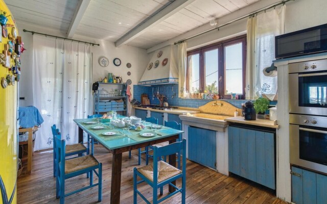 Stunning Home in Castelnuovo Calcea With Wifi and 7 Bedrooms