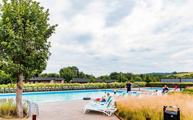 Modern Holiday Home with Dishwasher, 5 Km. From Valkenburg