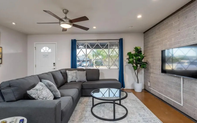 Old Town Scottsdale Spacious Pad With Pool