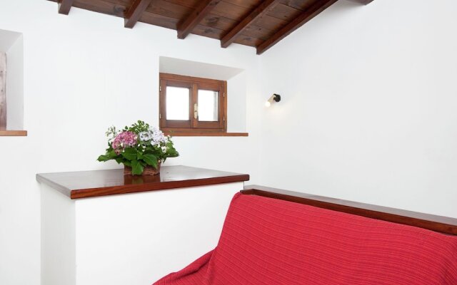 Relaxing Holiday Home With Swimming Pool,garden, Terrace,bbq