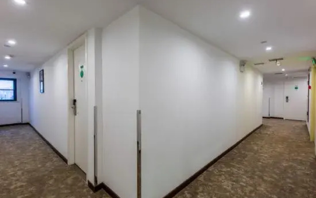 Campanile Hotel(Wuhan Huanghelou,Fuxing Road Metro Station)