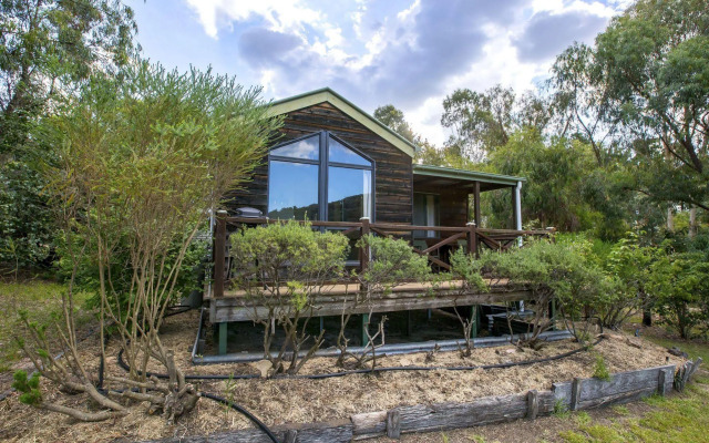 Wisteria Cottage and Cabins