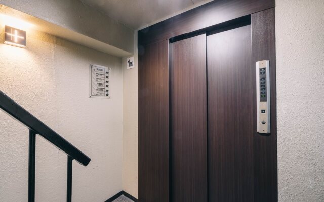 R Hostel Namba South