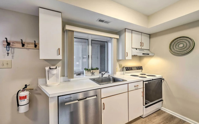 Brigantine Condo w/ Beach Access & Pool Views