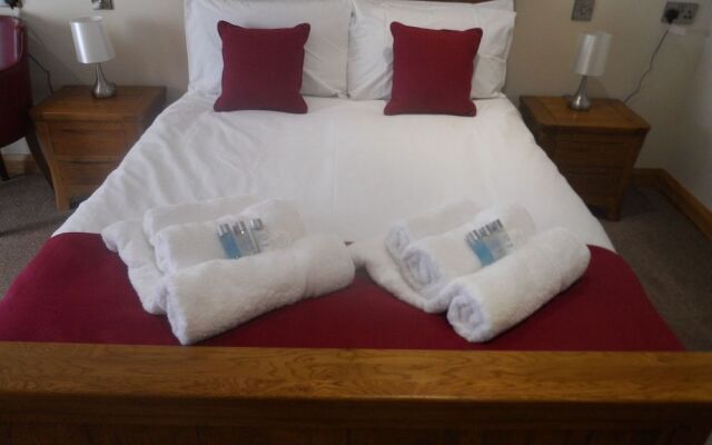 Riverside Caravan & Camping Park