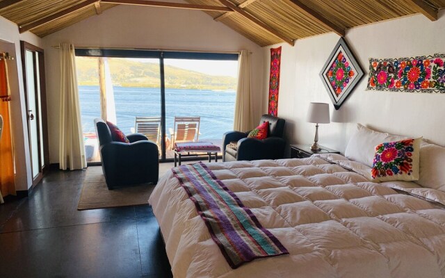 Uros Titicaca Lodge