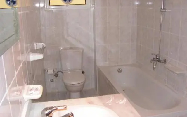 Paradise Hill Apartments