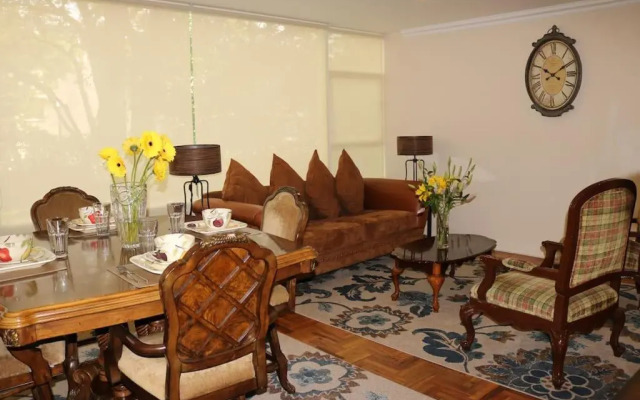 Luxurious & Chic 2 BR Apt Polanquito Lincon Park