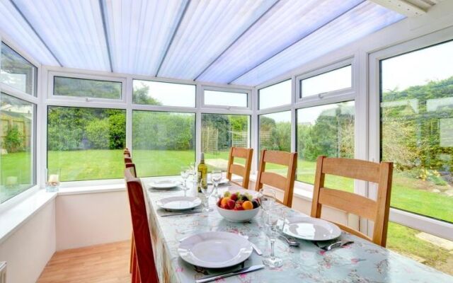 Holiday Home Crescent