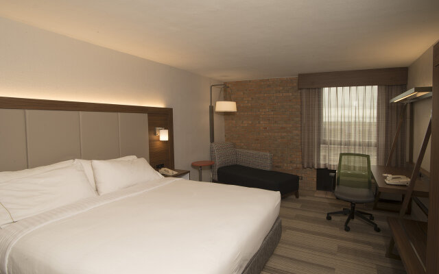 Holiday Inn Express San Antonio-Airport by IHG