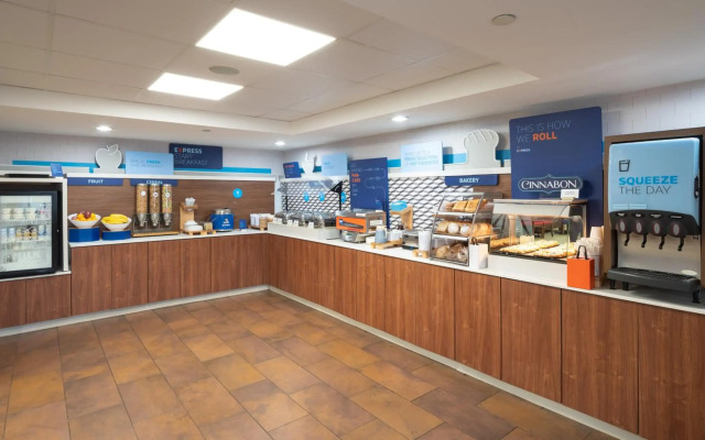Holiday Inn Express Rochester - Greece by IHG