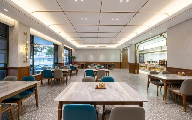Nostalgia Hotel (West lake Hangzhou)