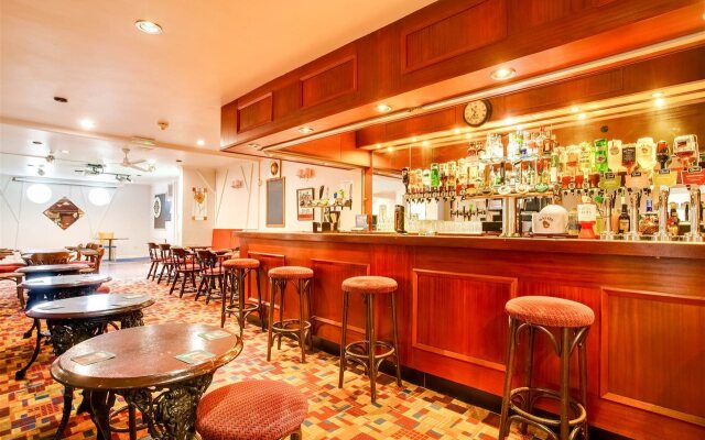 OYO Godolphin Arms Hotel