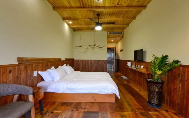 Moganshan Mountain Farmhouse