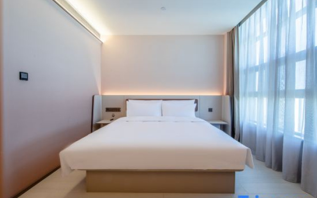 HanTing Hotel (Lianhua Street, Zhengzhou University)